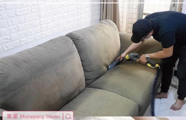 【台北清潔推薦】茉莉-沙發清潔推薦｜坐又銘沙發清潔超人到你家｜專業布沙發清潔到府服務